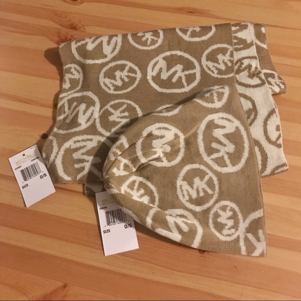 NWT MCHAEL KORS logo hat and scarf set